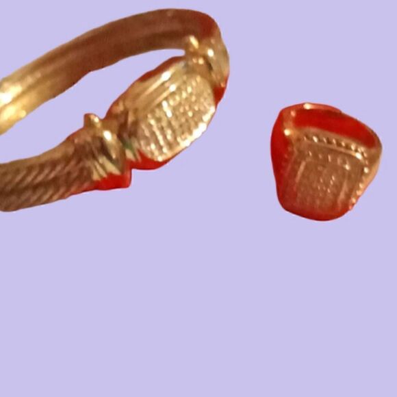 Vintage Goldtone And Rhinestone Hinged Cuff Bracelet And Matching Ring. 8.75 - Picture 1 of 13